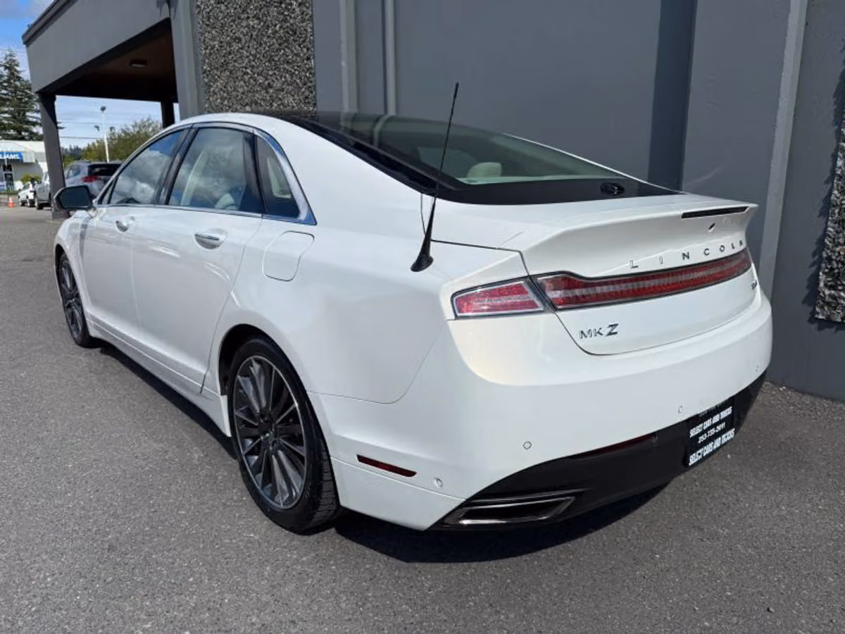 2013 Lincoln MKZ Base Image 3