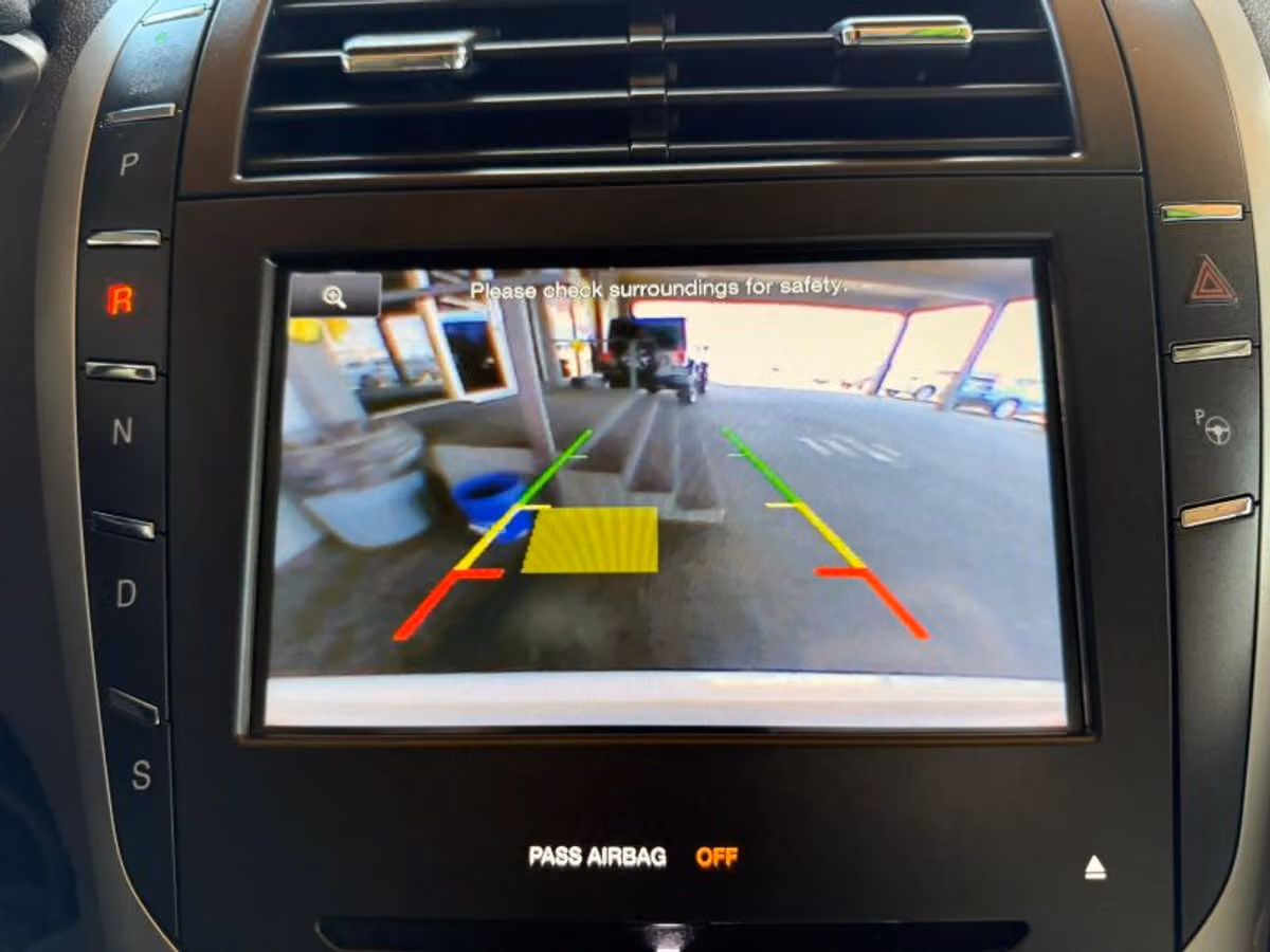 2013 Lincoln MKZ Base Image 14
