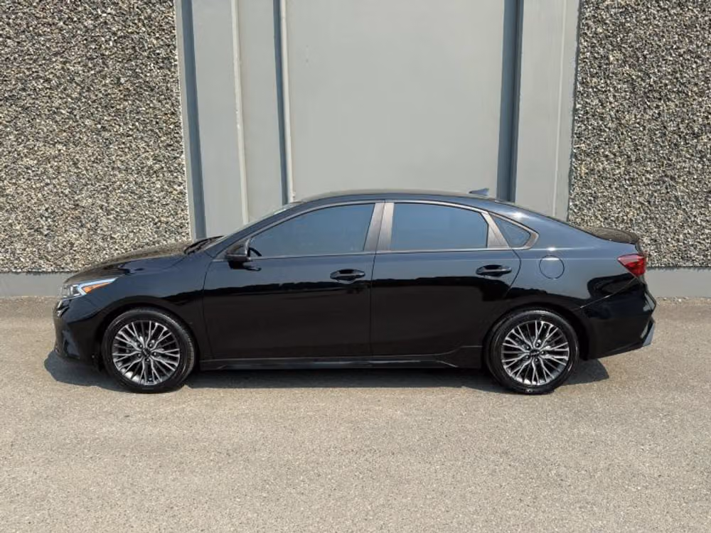 2023 Kia Forte GT-Line Image 2