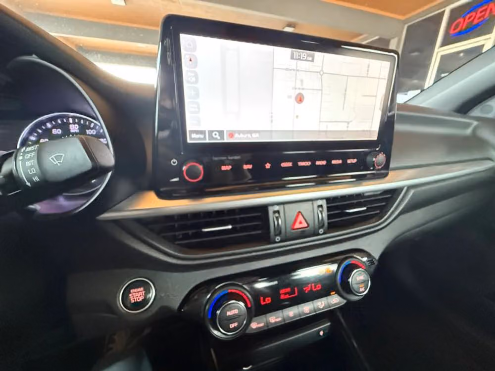 2023 Kia Forte GT-Line Image 11