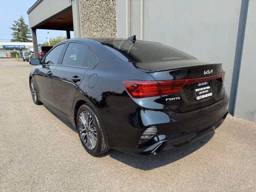 2023 Kia Forte GT-Line Image 3