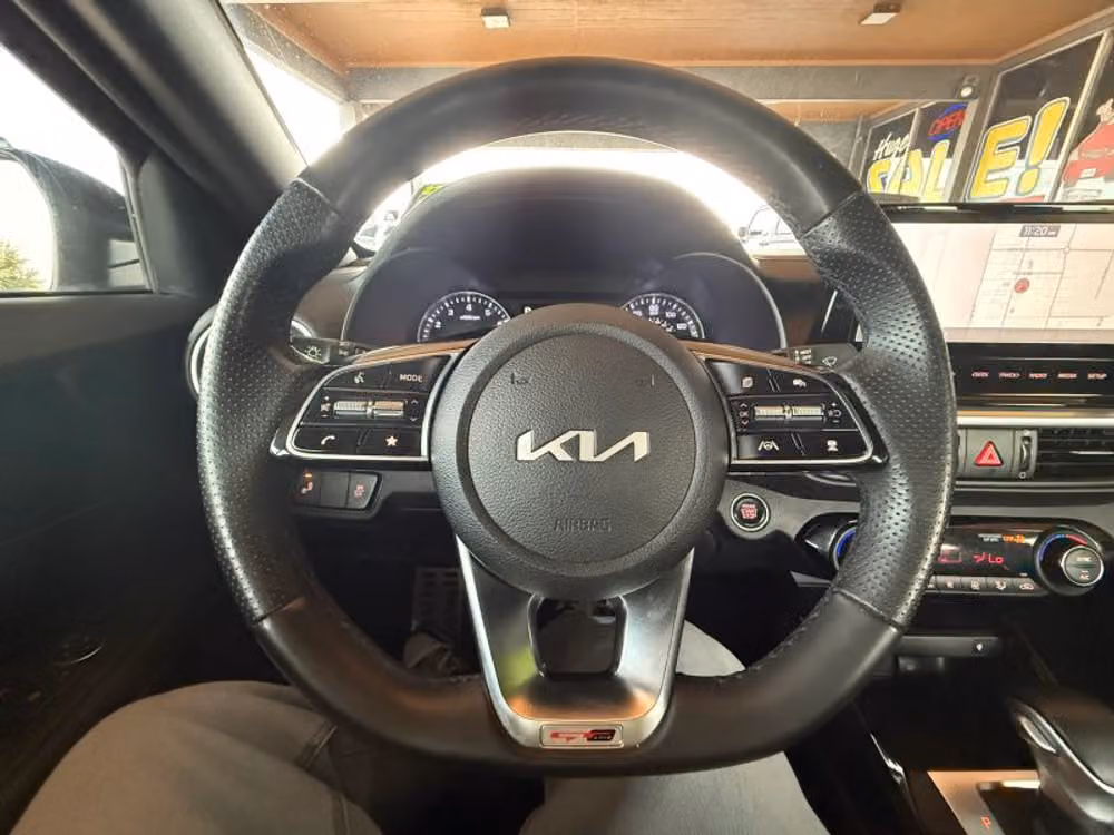 2023 Kia Forte GT-Line Image 9