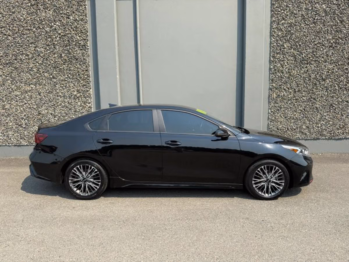 2023 Kia Forte GT-Line Image 5