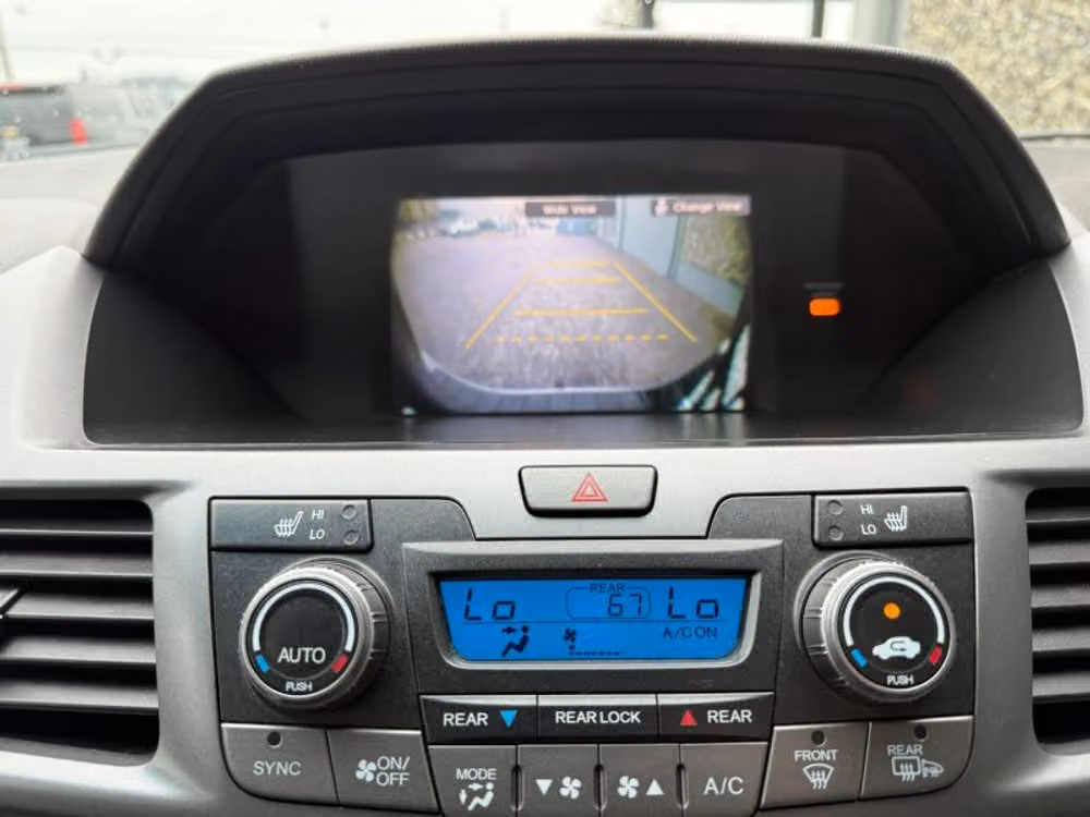 2011 Honda Odyssey Touring Elite Minivan 4D Passenger Image 12
