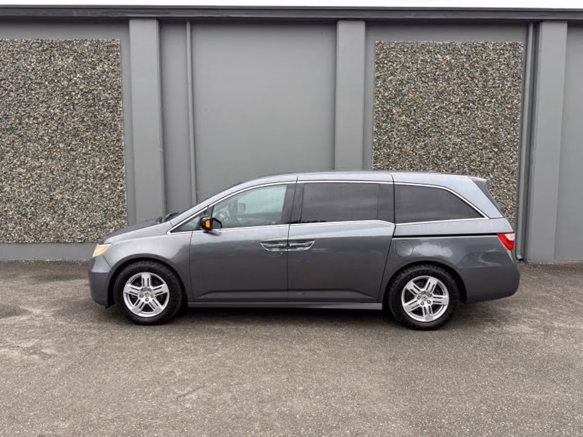 2011 Honda Odyssey Touring Elite Minivan 4D Passenger Image 2