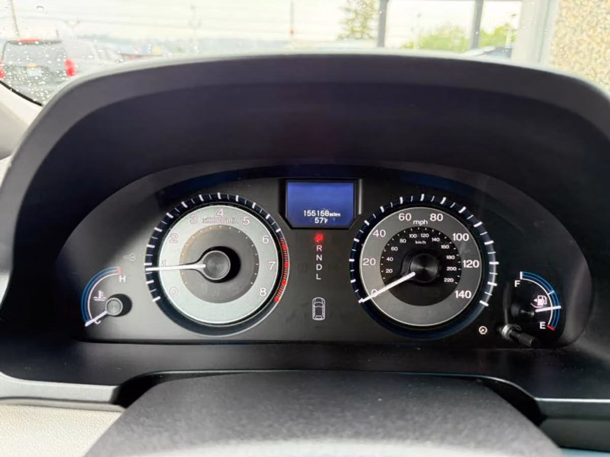 2011 Honda Odyssey Touring Elite Minivan 4D Passenger Image 10