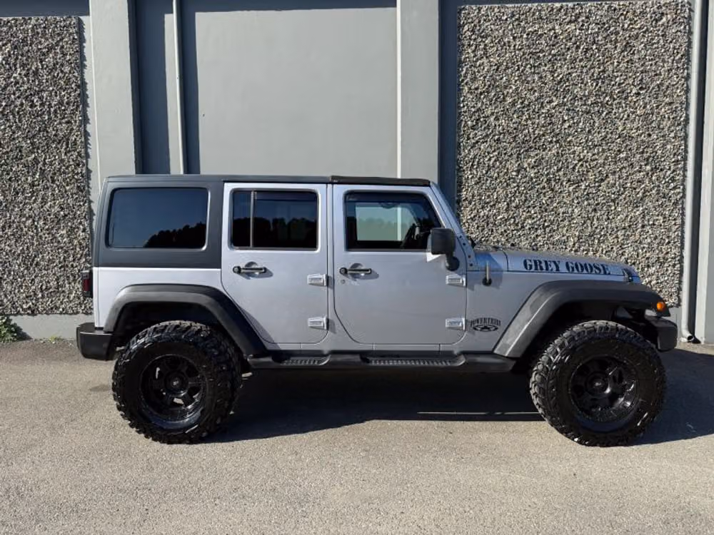 2013 Jeep Wrangler Unlimited Rubicon Image 5