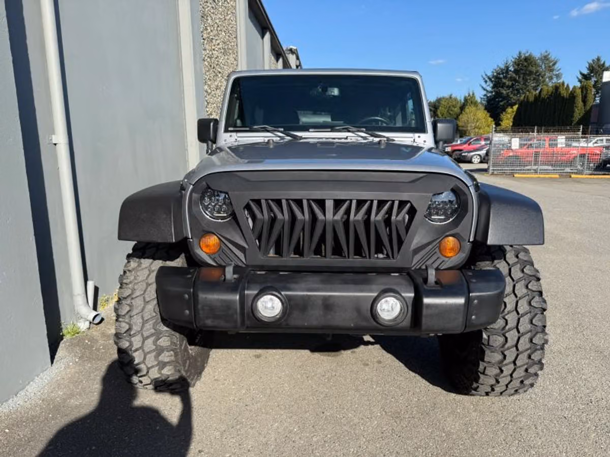 2013 Jeep Wrangler Unlimited Rubicon Image 7