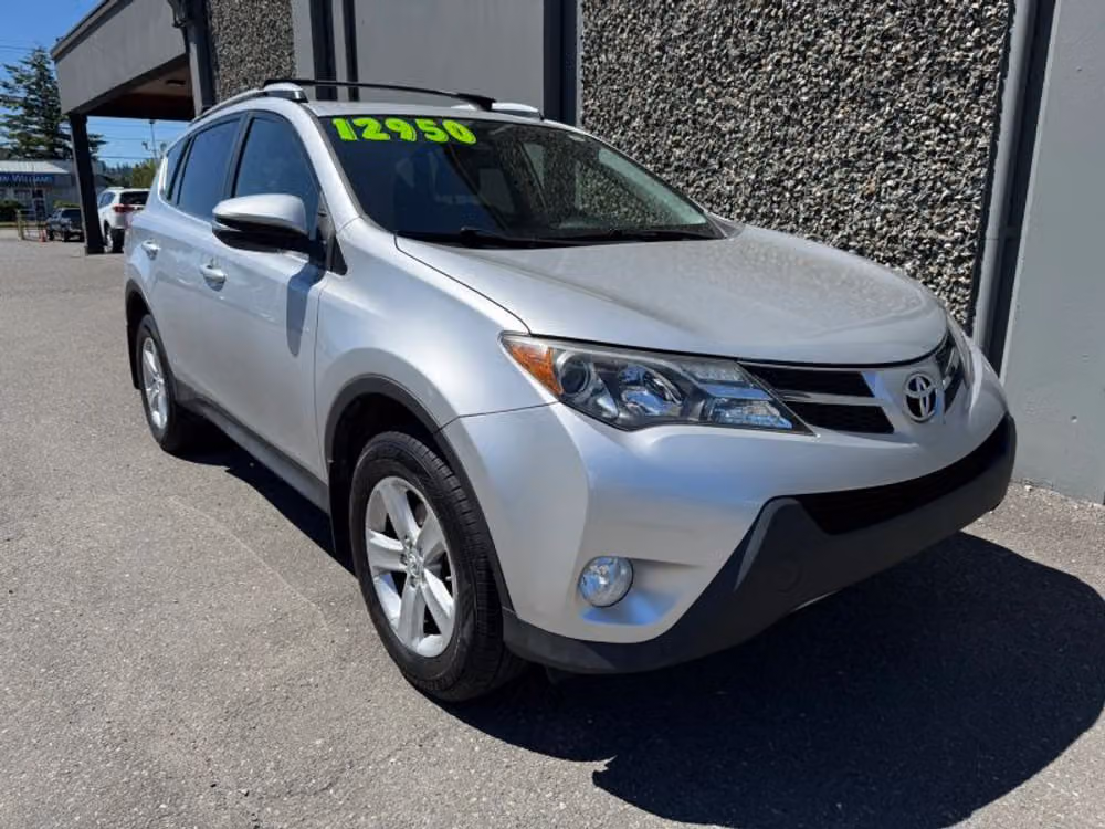 2013 Toyota RAV4 XLE Image 4