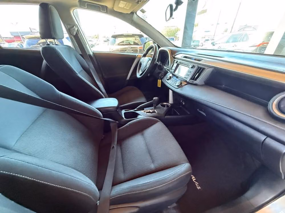 2013 Toyota RAV4 XLE Image 15