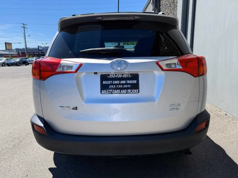 2013 Toyota RAV4 XLE Image 8