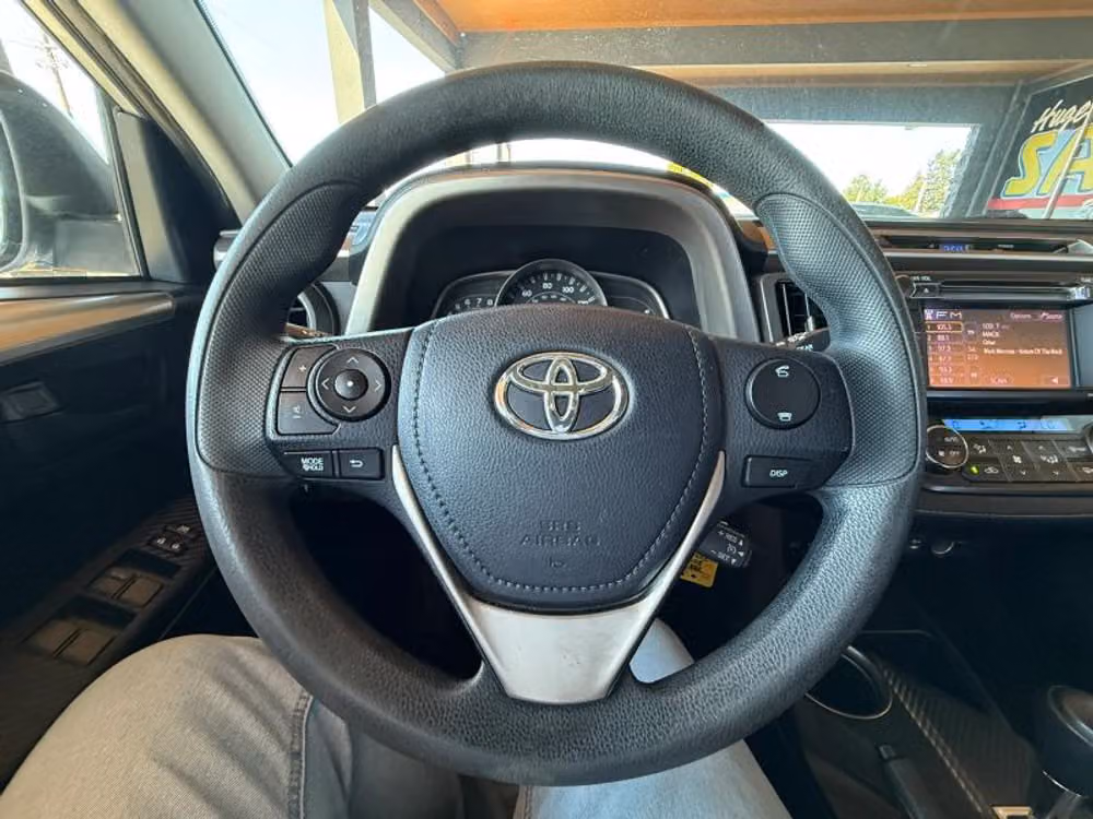 2013 Toyota RAV4 XLE Image 9