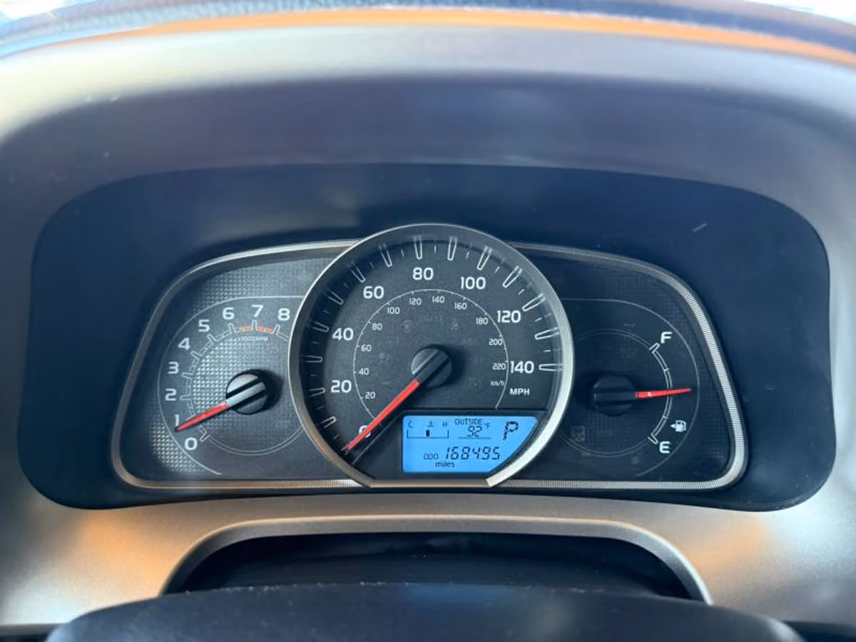 2013 Toyota RAV4 XLE Image 10