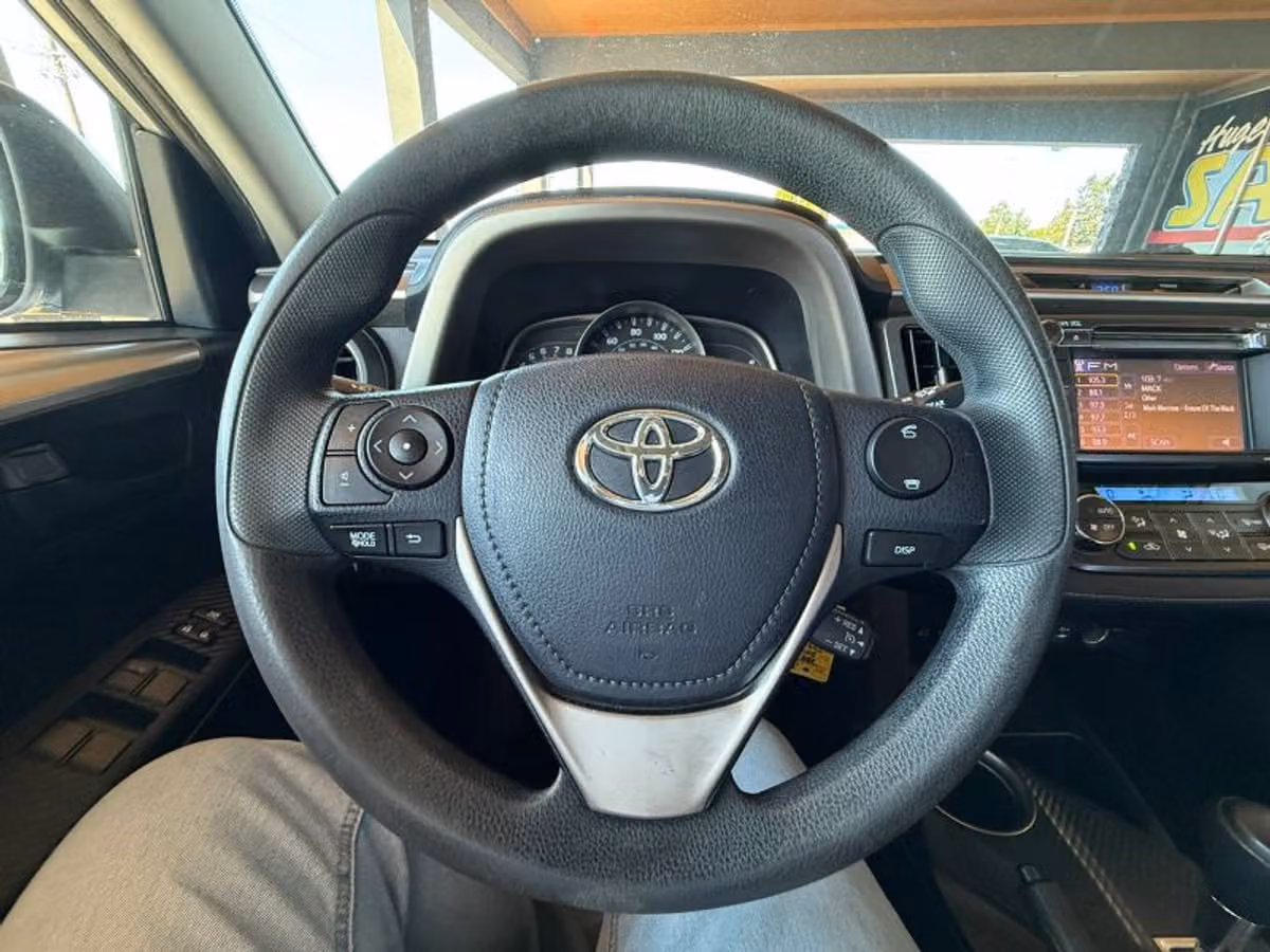 2013 Toyota RAV4 XLE Image 9