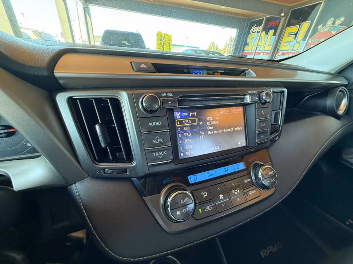 2013 Toyota RAV4 XLE Image 11