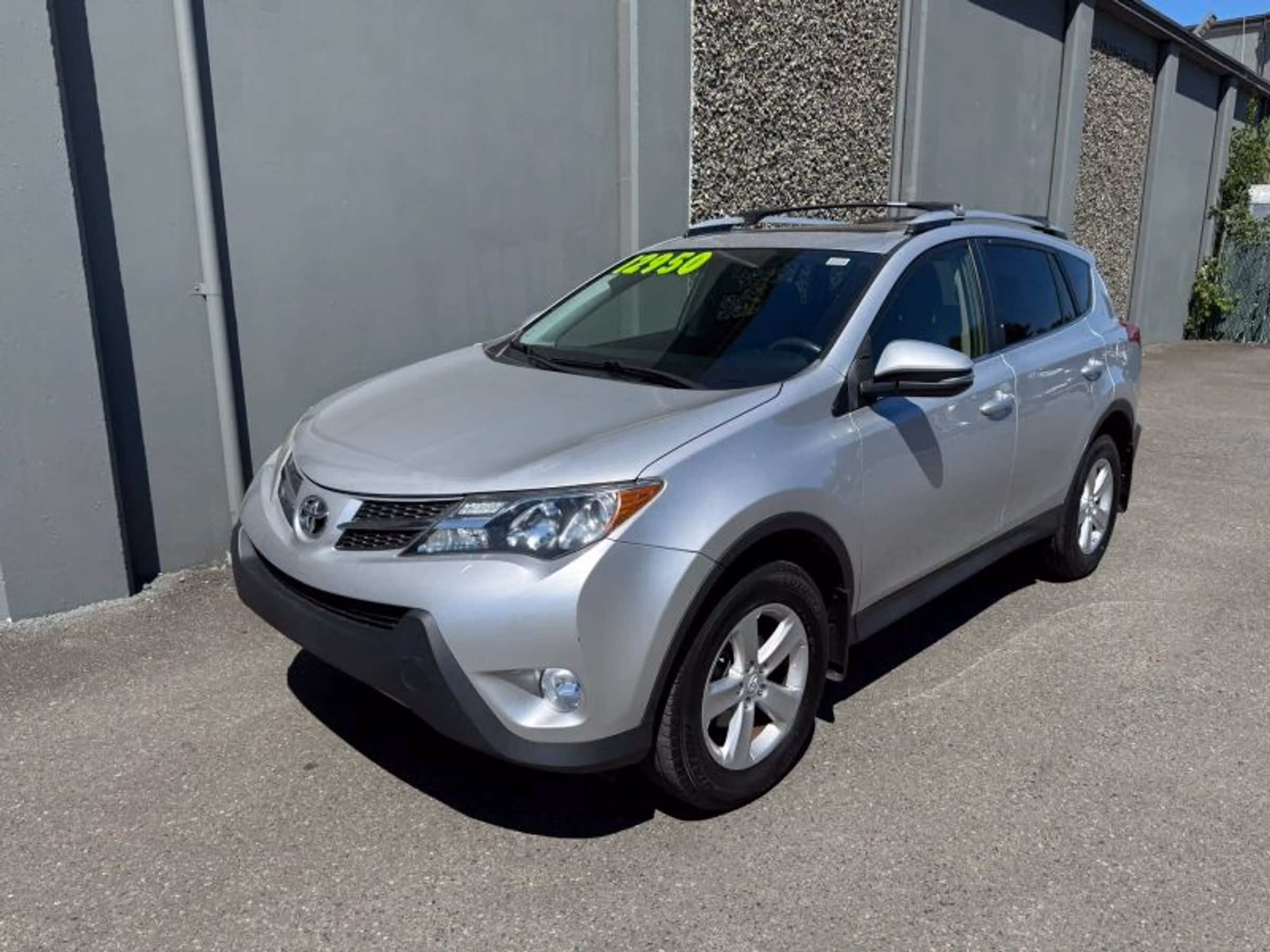 2013 Toyota RAV4 XLE Image 1