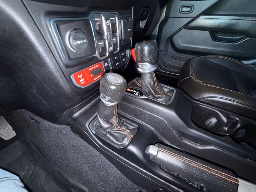 2020 Jeep Gladiator Mojave Crew Cab Image 13