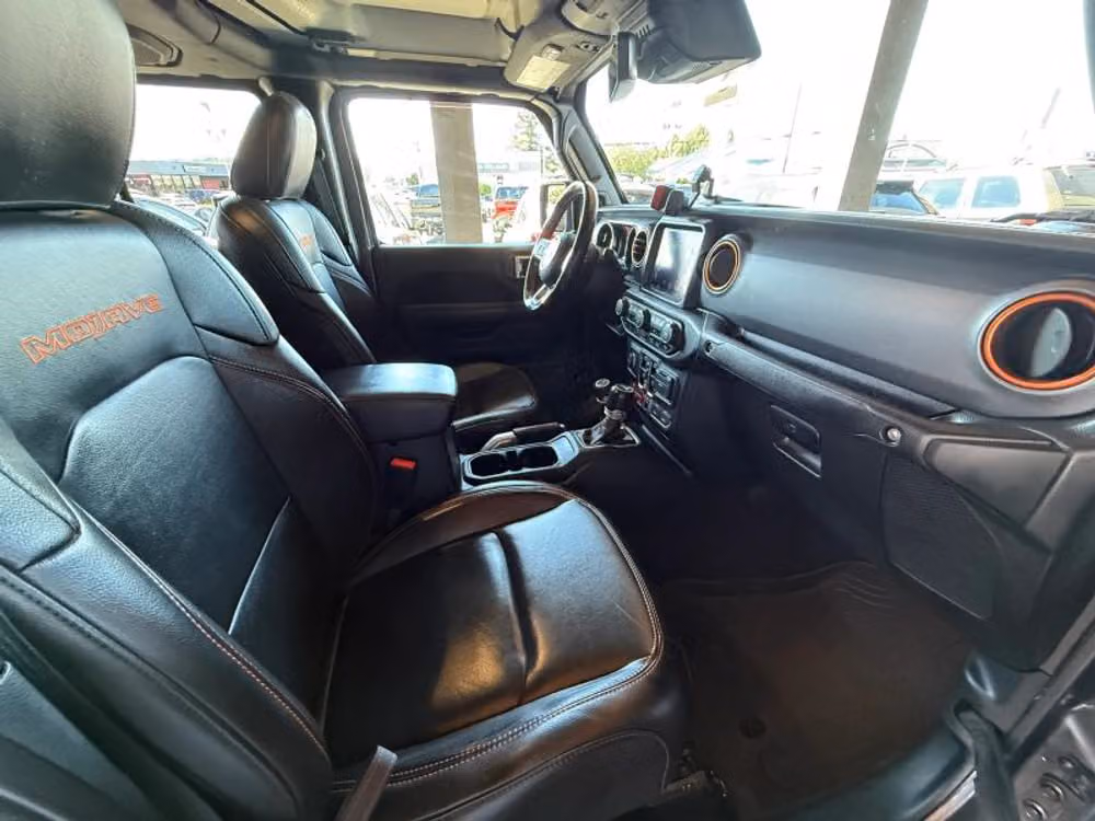 2020 Jeep Gladiator Mojave Crew Cab Image 16