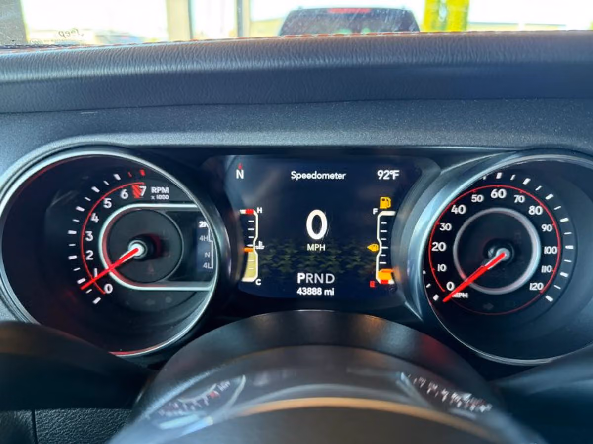 2020 Jeep Gladiator Mojave Crew Cab Image 10