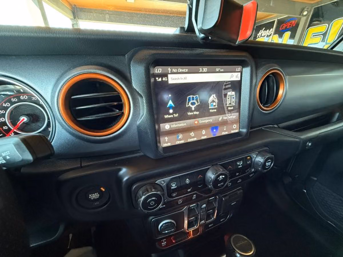 2020 Jeep Gladiator Mojave Crew Cab Image 11