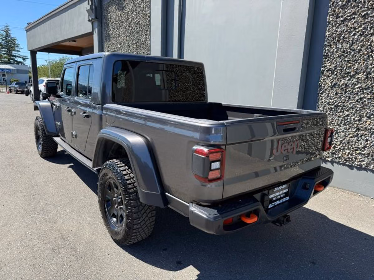2020 Jeep Gladiator Mojave Crew Cab Image 3