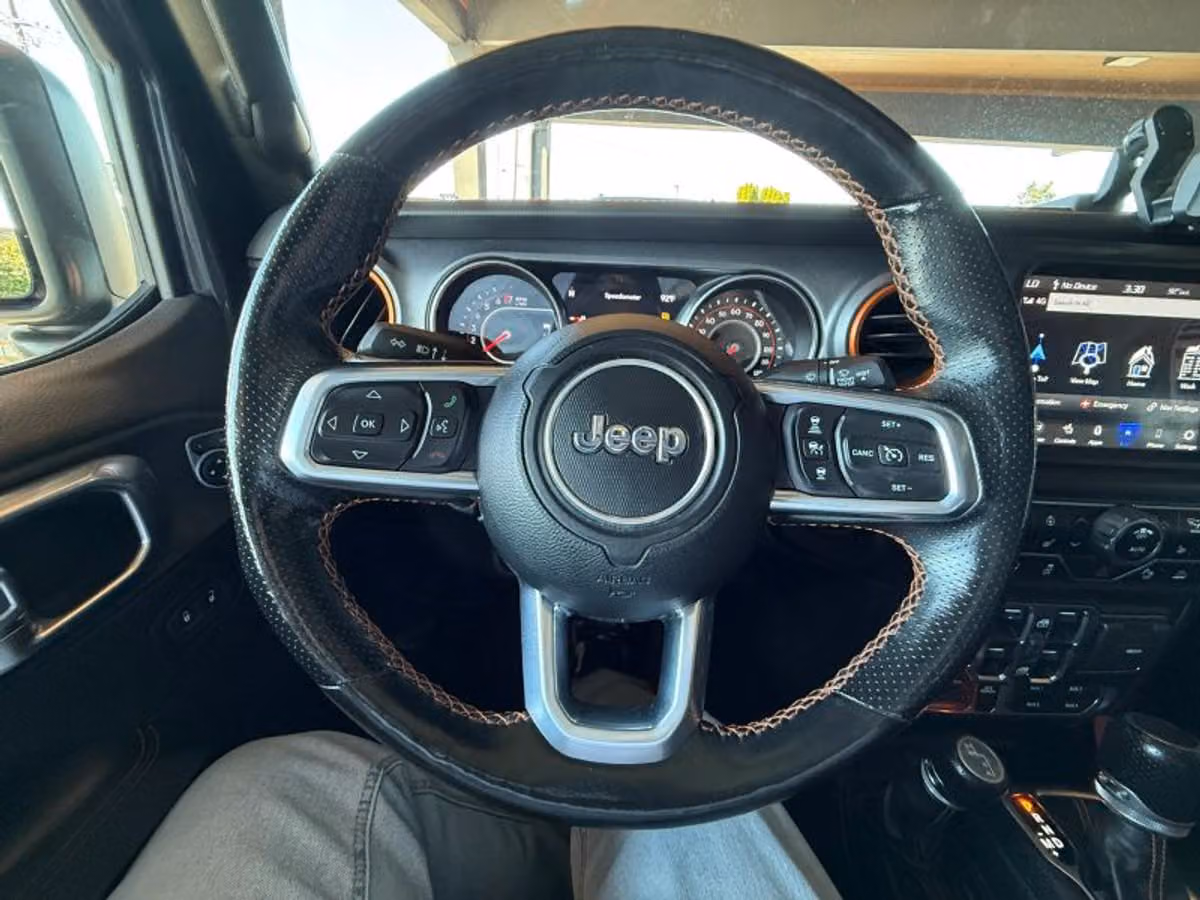 2020 Jeep Gladiator Mojave Crew Cab Image 9
