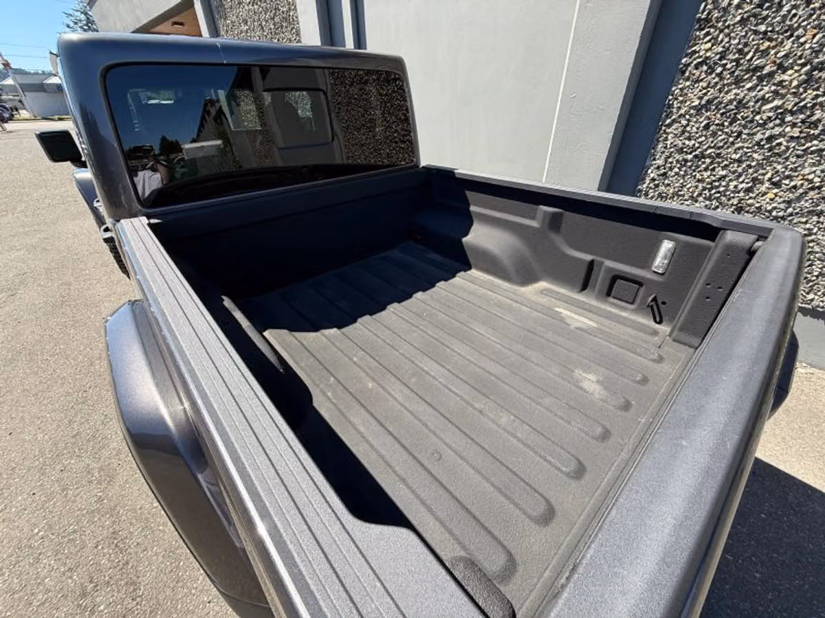 2020 Jeep Gladiator Mojave Crew Cab Image 21