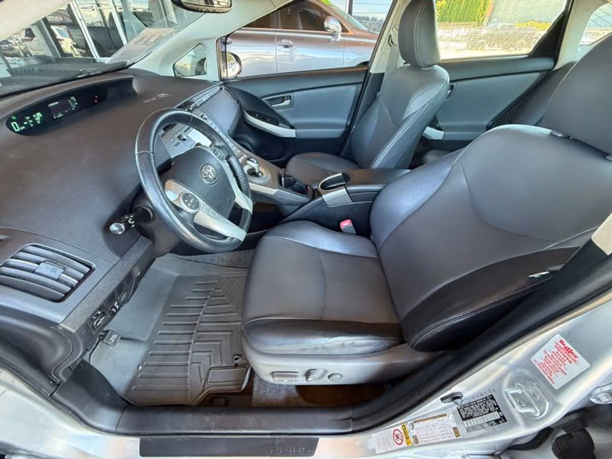 2012 Toyota Prius Four Image 14