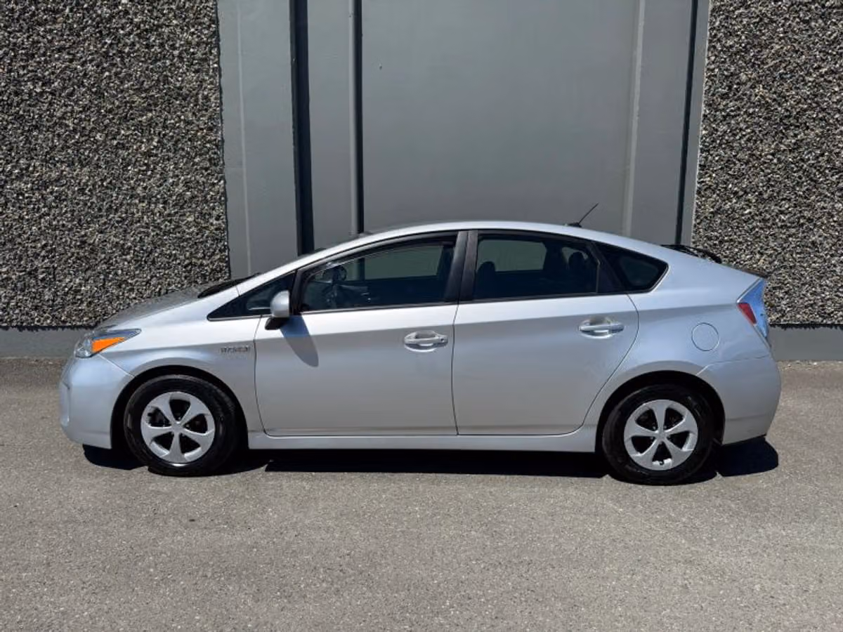 2012 Toyota Prius Four Image 2