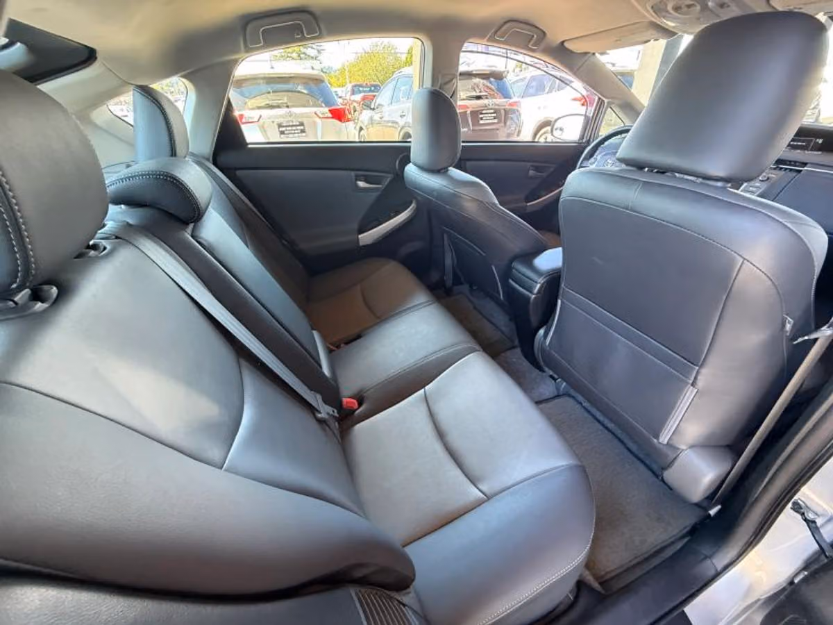 2012 Toyota Prius Four Image 17