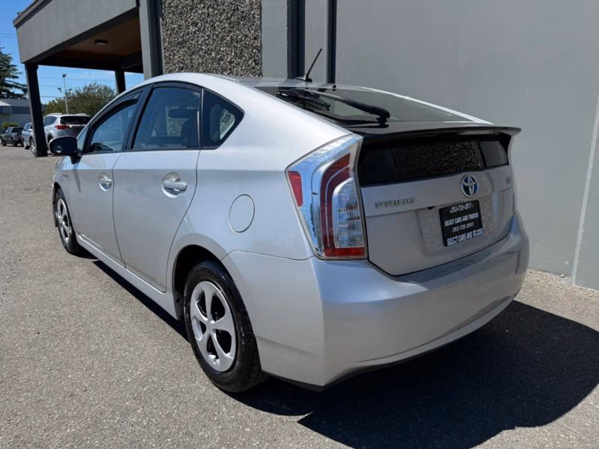 2012 Toyota Prius Four Image 3