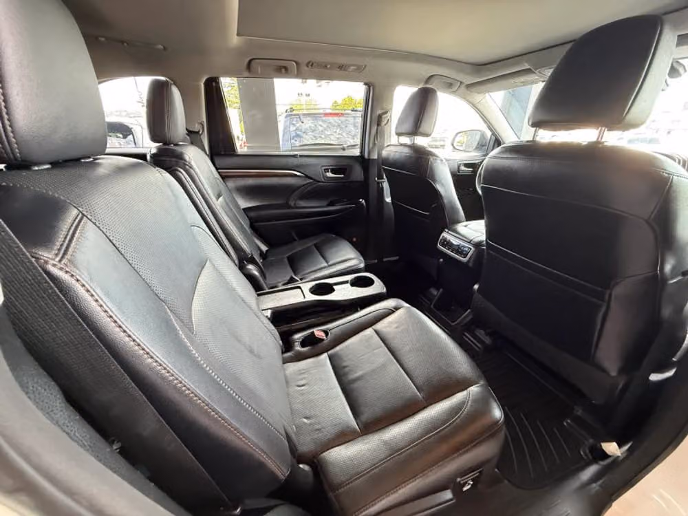 2016 Toyota Highlander Limited Platinum Image 17