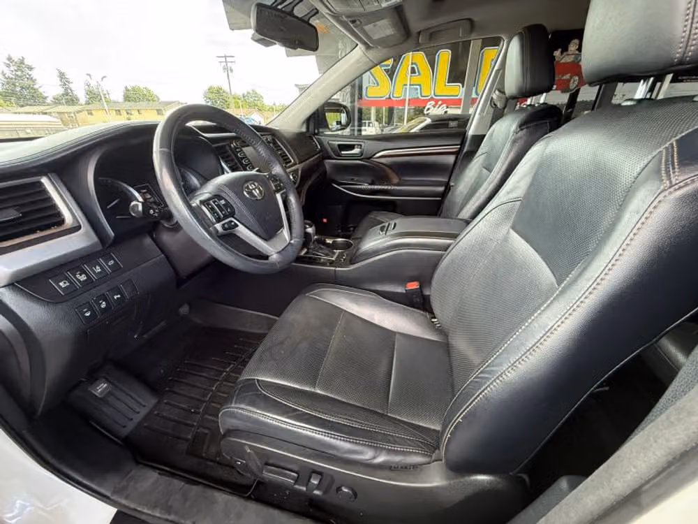 2016 Toyota Highlander Limited Platinum Image 14