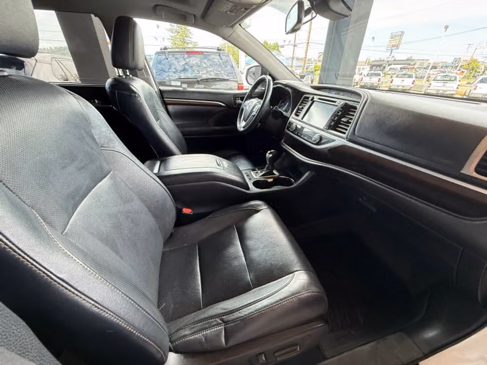 2016 Toyota Highlander Limited Platinum Image 15