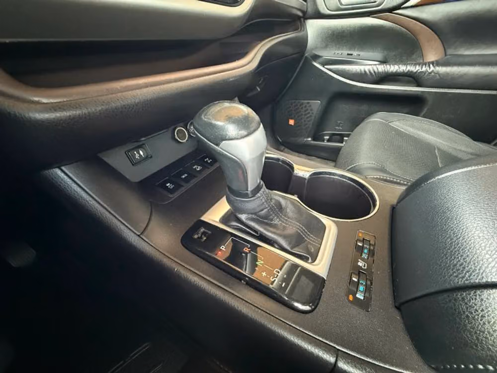 2016 Toyota Highlander Limited Platinum Image 12
