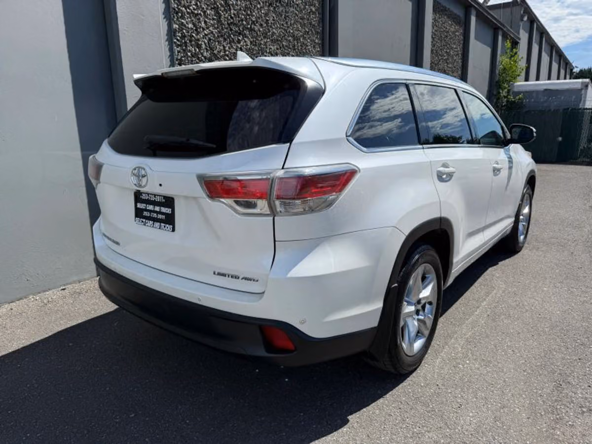 2016 Toyota Highlander Limited Platinum Image 6