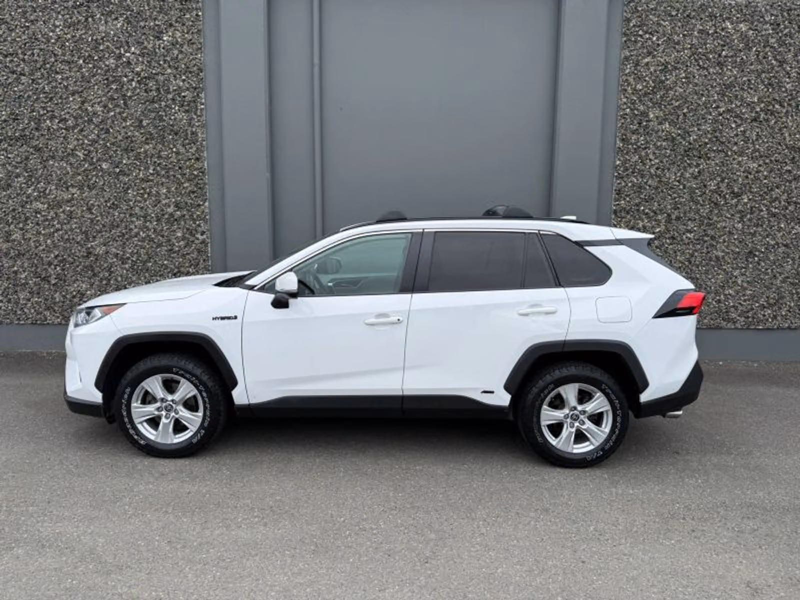 2021 Toyota RAV4 Hybrid XLE Upper Image 2