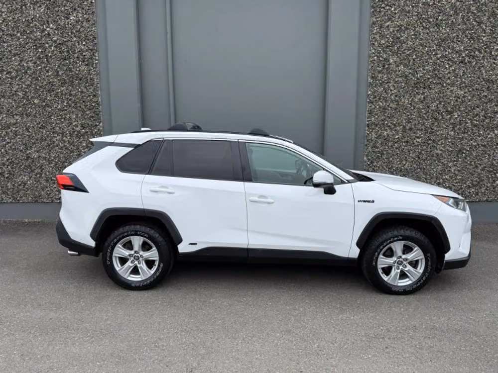 2021 Toyota RAV4 Hybrid XLE Image 5