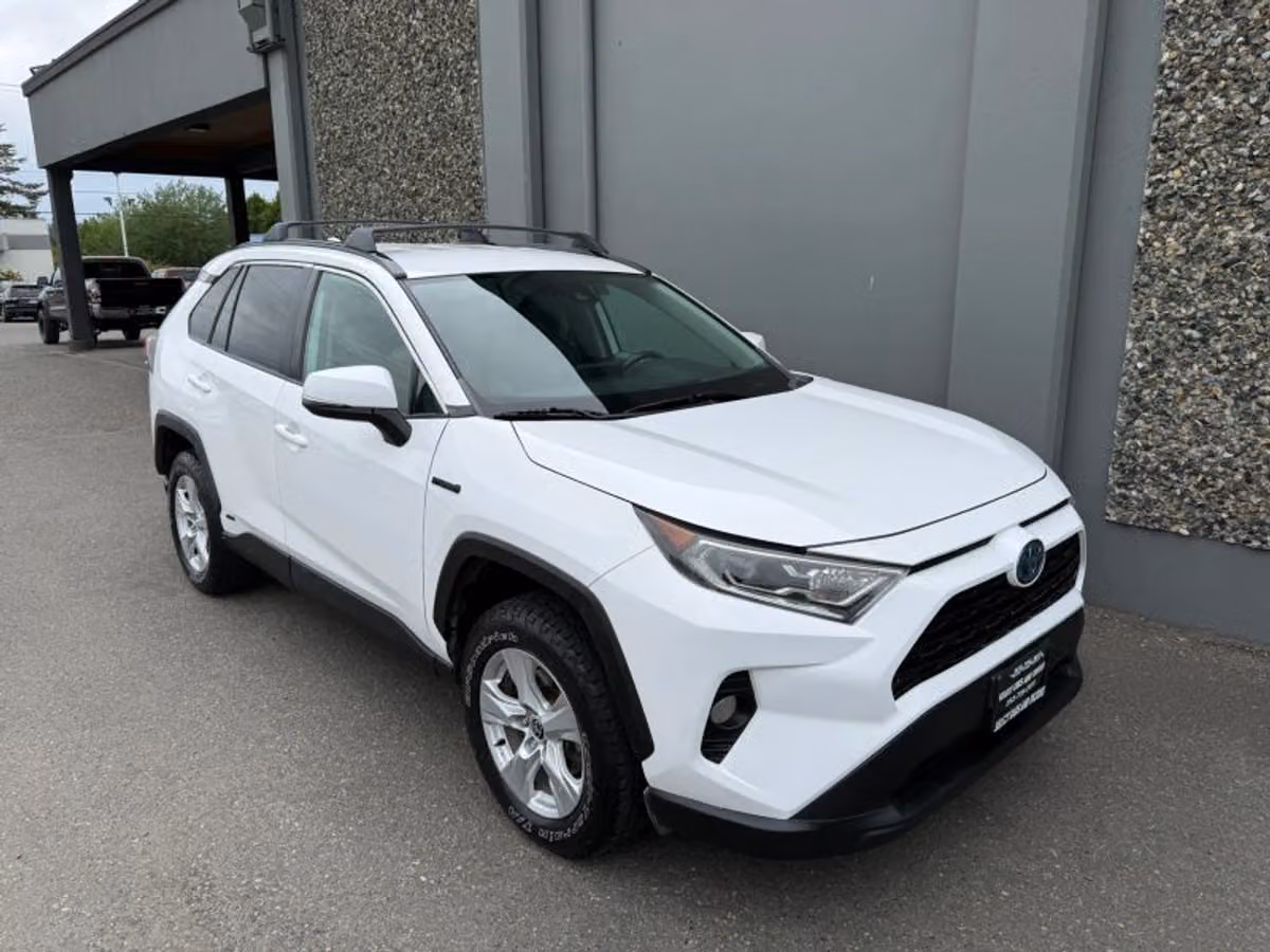 2021 Toyota RAV4 Hybrid XLE Image 4