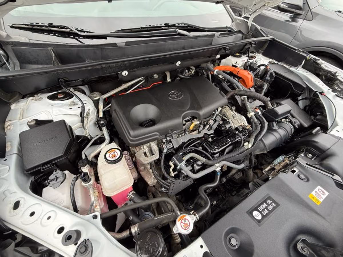 2021 Toyota RAV4 Hybrid XLE Image 18