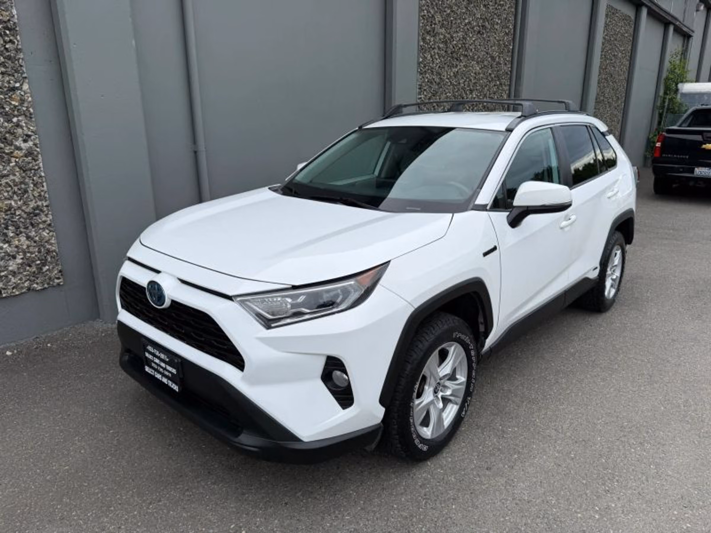 2021 Toyota RAV4 Hybrid XLE Image 1