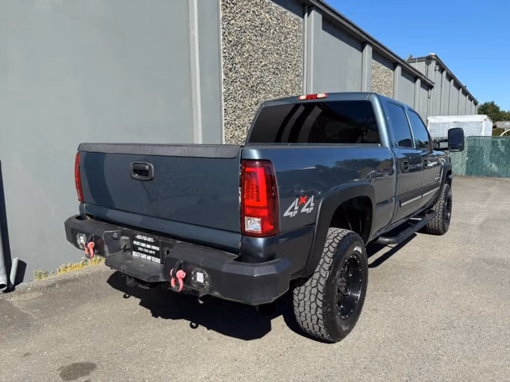 2006 Chevrolet Silverado 2500HD LT Pickup 4D 6 1/2 ft Crew Cab Image 6