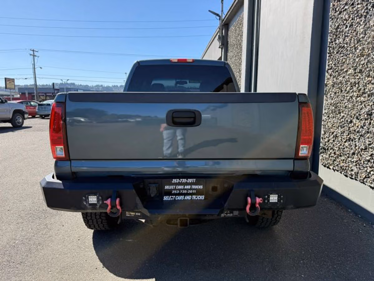 2006 Chevrolet Silverado 2500HD LT Pickup 4D 6 1/2 ft Crew Cab Image 8