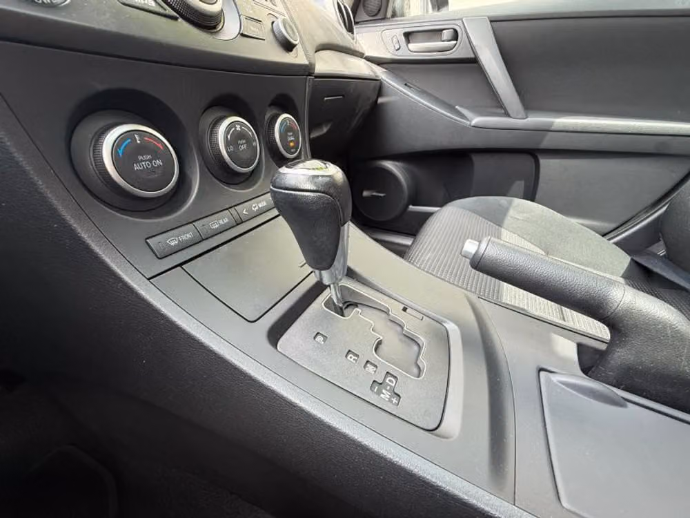 2013 Mazda 3 i Touring Image 12