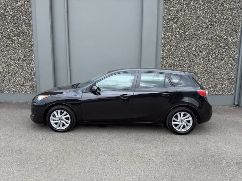 2013 Mazda 3 i Touring Image 2