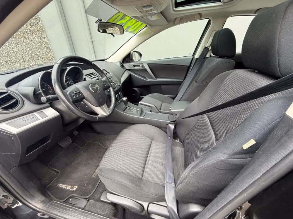 2013 Mazda 3 i Touring Image 13