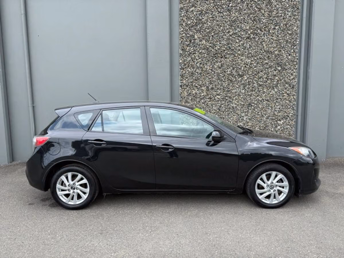 2013 Mazda 3 i Touring Image 5