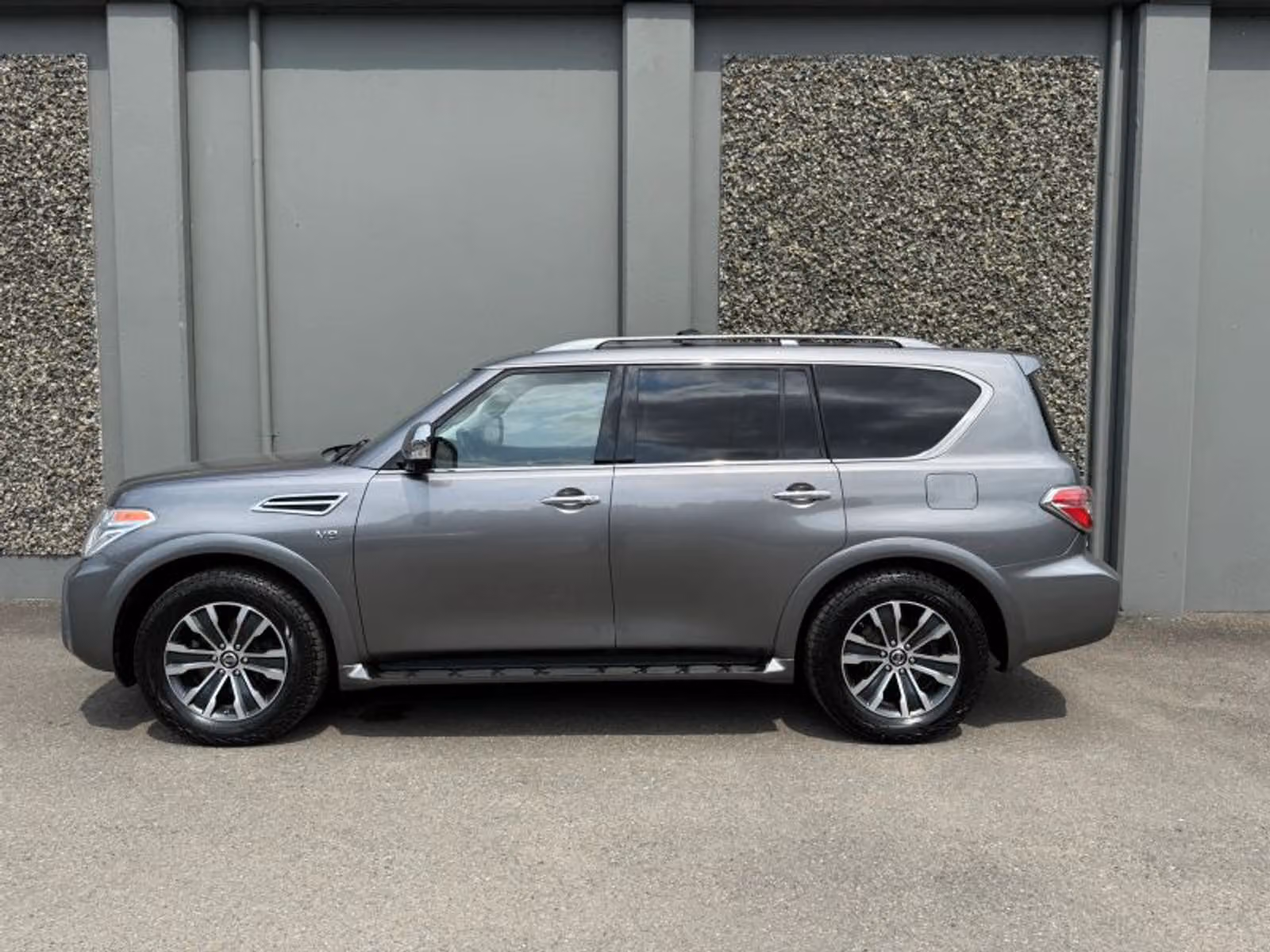 2020 Nissan Armada SL Upper Image 2