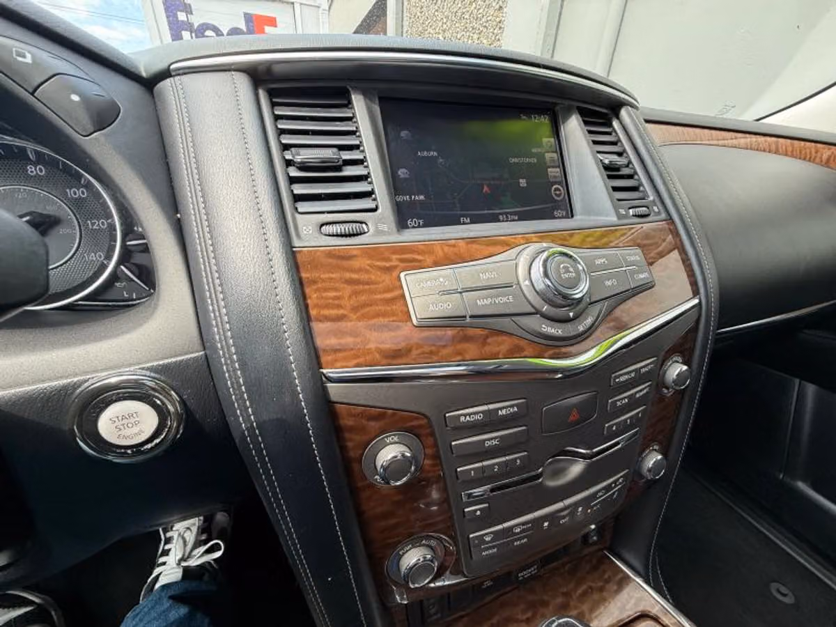 2020 Nissan Armada SL Image 11