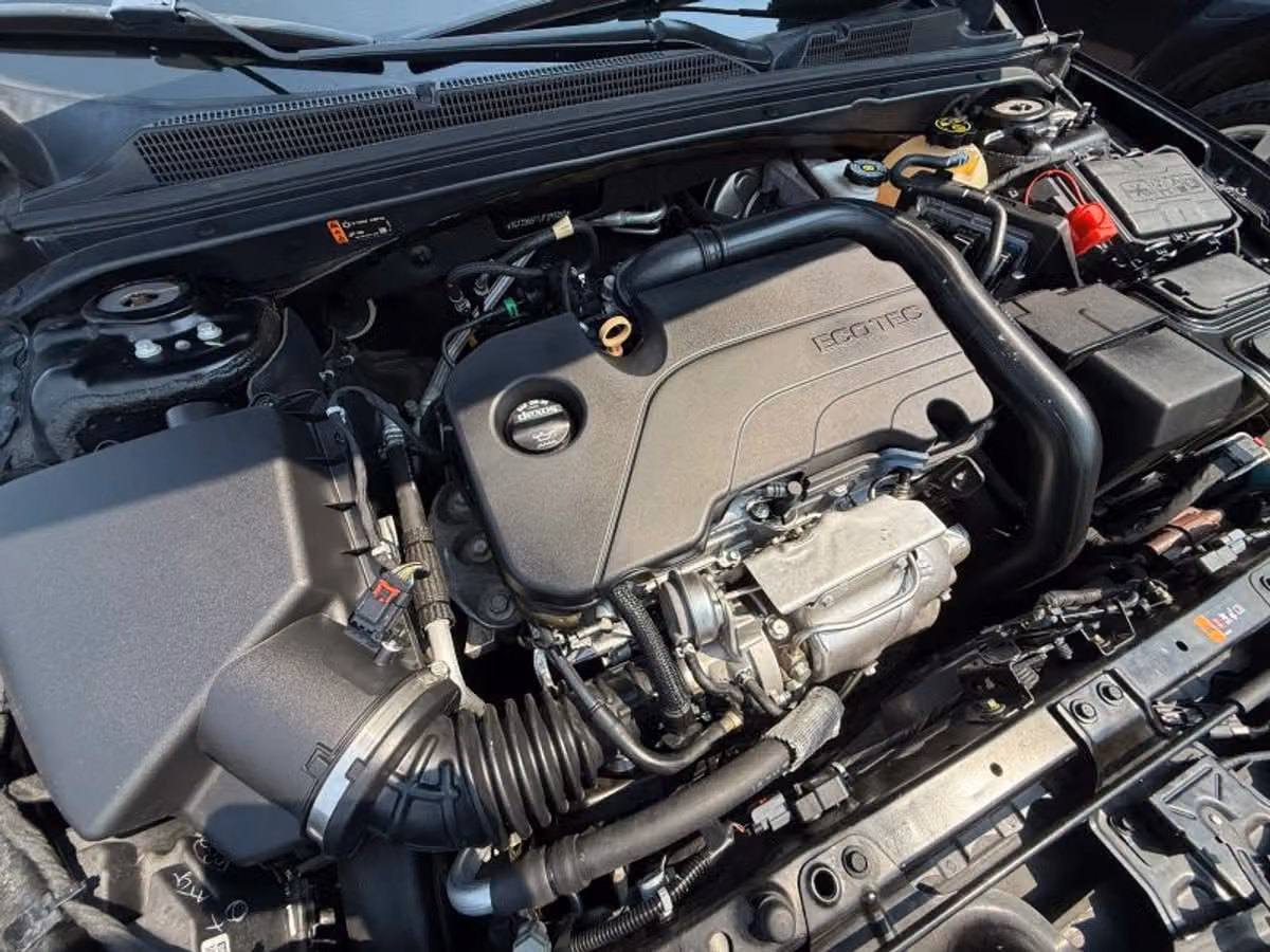 2018 Chevrolet Malibu LT Image 17